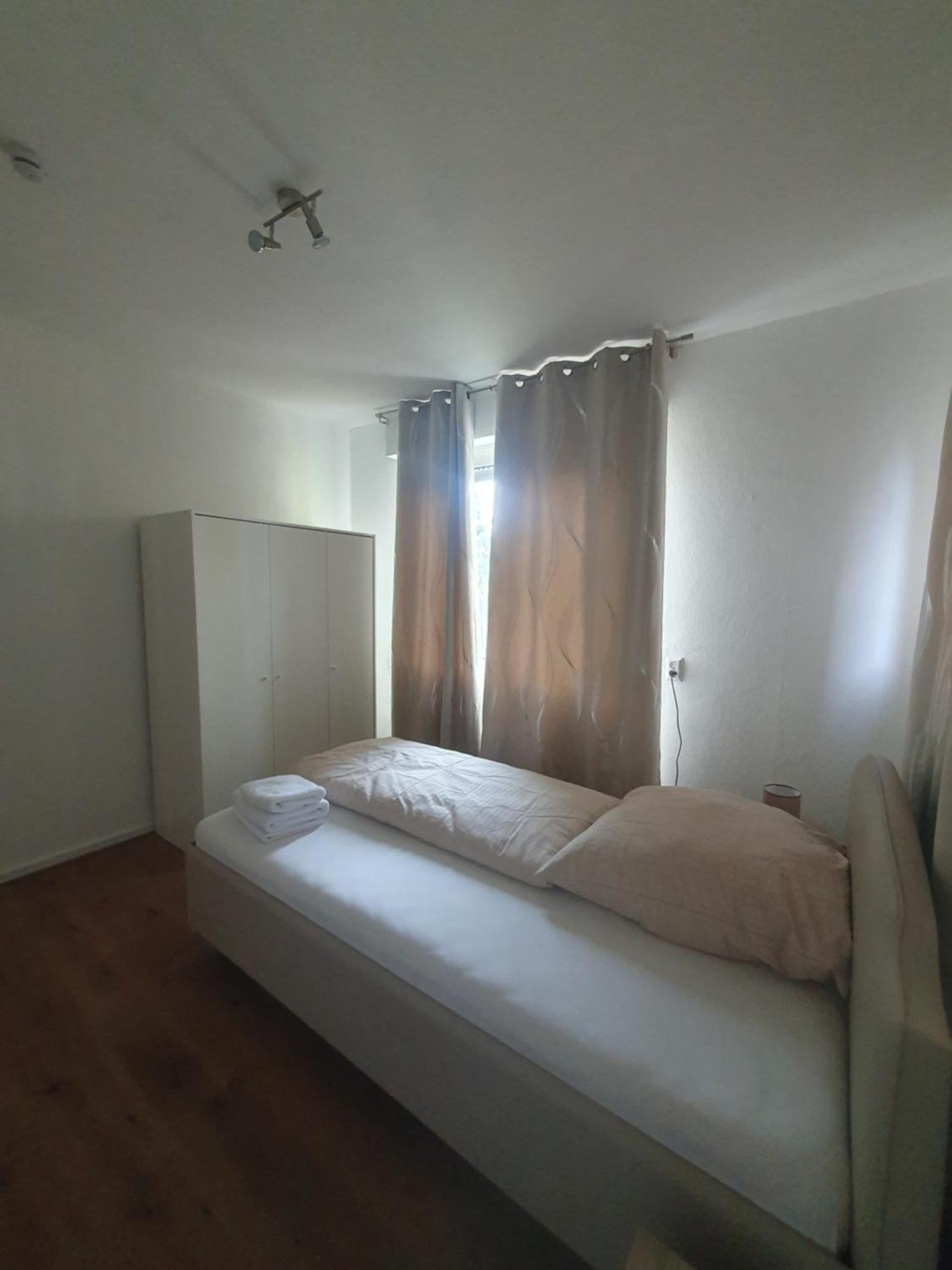 Privatzimmer An Der Uniklinik Mainz - Nur Fuer Weibliche Gaeste Apartment Exterior photo